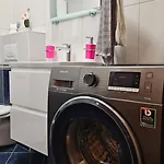 Apartment Euphoria - Free Private Garage Split