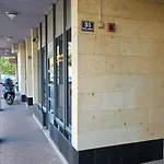 Euphoria - Free Private Garage Apartment Split