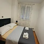 Euphoria - Free Private Garage Apartment *