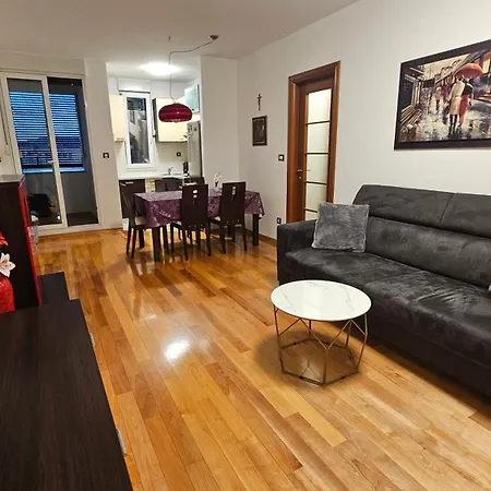 Euphoria - Free Private Garage Apartment