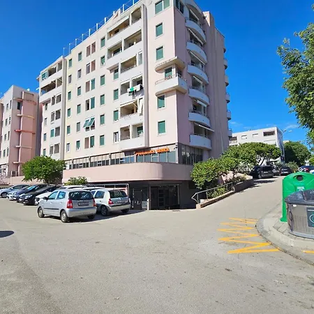 Euphoria - Free Private Garage Apartment *