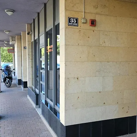 Euphoria - Free Private Garage Apartment Split