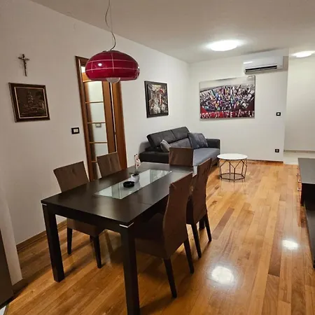 Euphoria - Free Private Garage *