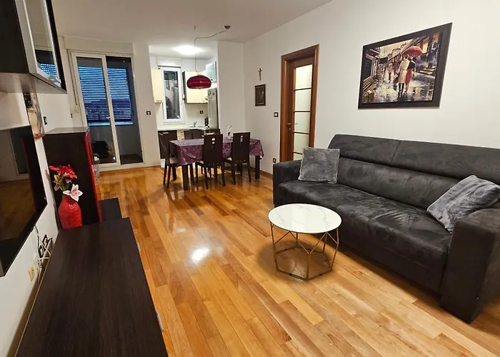 Euphoria - Free Private Garage 公寓