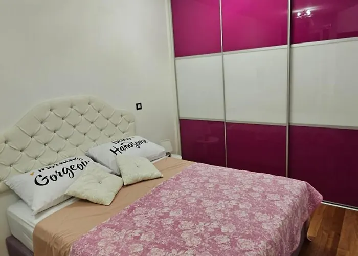 Euphoria - Free Private Garage